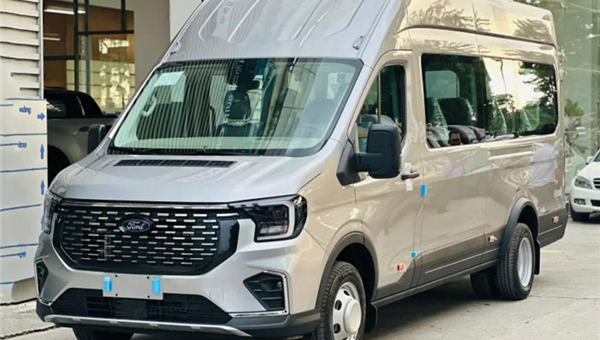 Ford Transit 2025 Hưng Yên